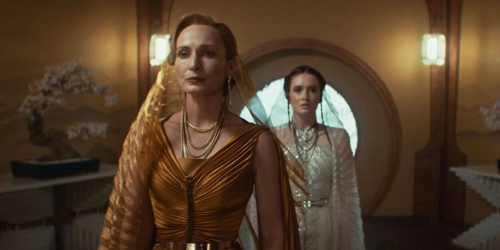 Mon Mothma (Genevieve O'Reilly) et sa fille Leida (Bronte Carmichael) dans la saison 2 d'Andor, épisode 3 – tension familiale et intrigues politiques sur Coruscant